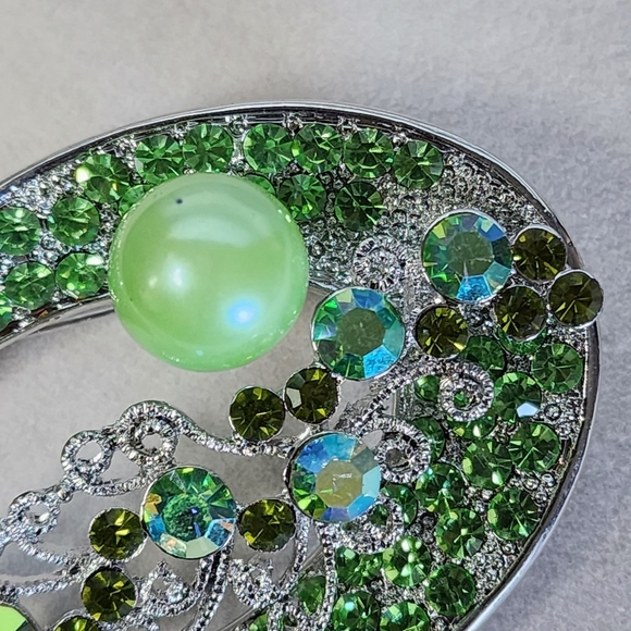 Silver and Green Crystal Oval Brooch Pin - Picture 3 of 7